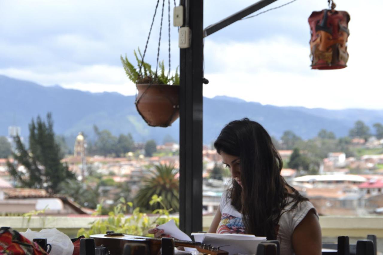 El Cafecito Hostel กูเอ็งกา ภายนอก รูปภาพ